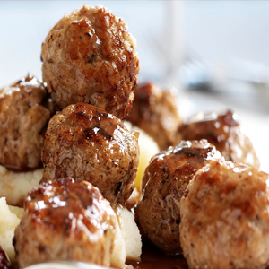 ALMONDEGAS DE NOVILHO Á BOLONESA